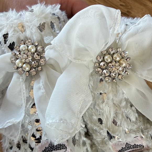 Pretty You London Fuzzy Leopard Print Slipper Boots with Jewels and Bow Size 8 - Picture 3 of 5